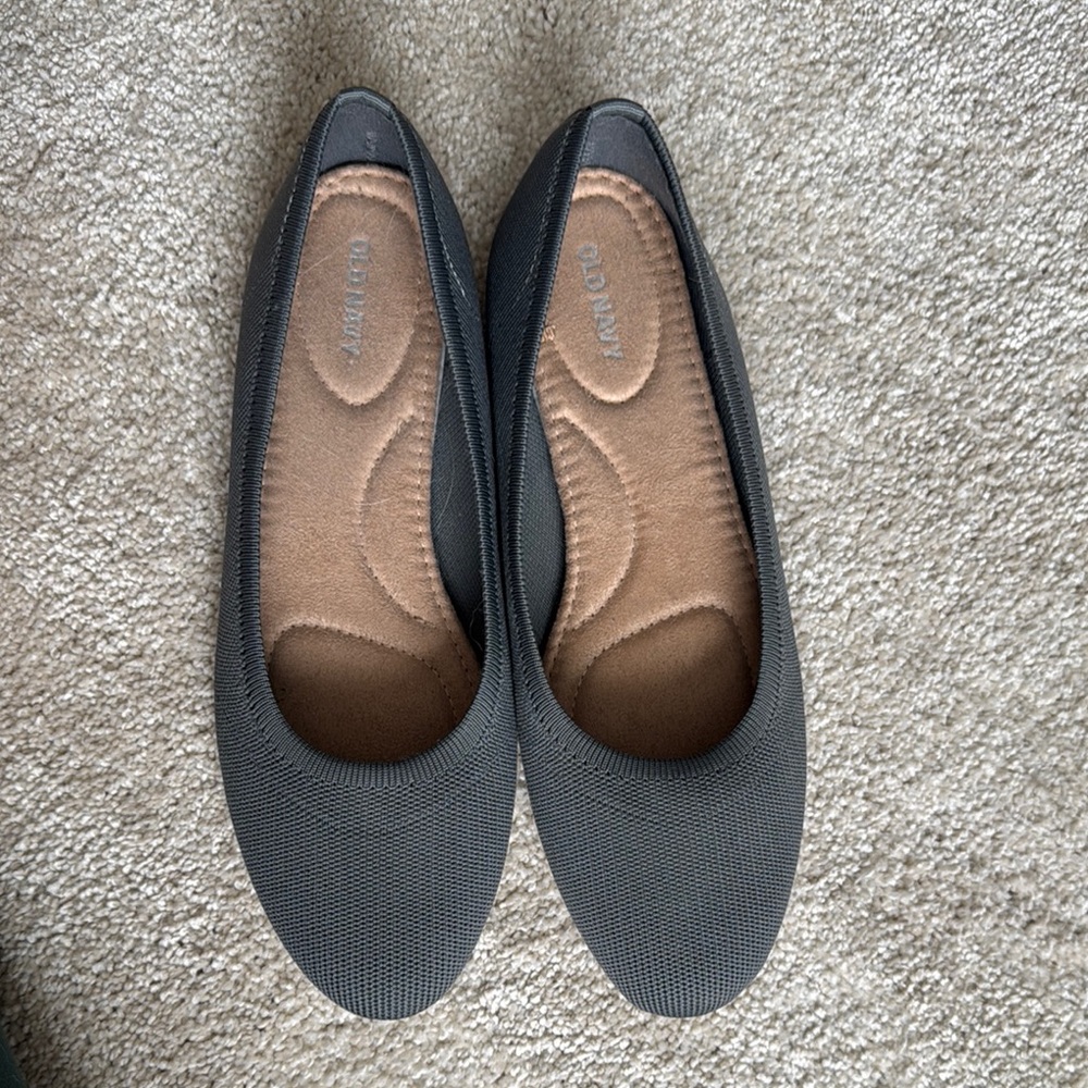 Old Navy Gray Flats for Everyday Comfort